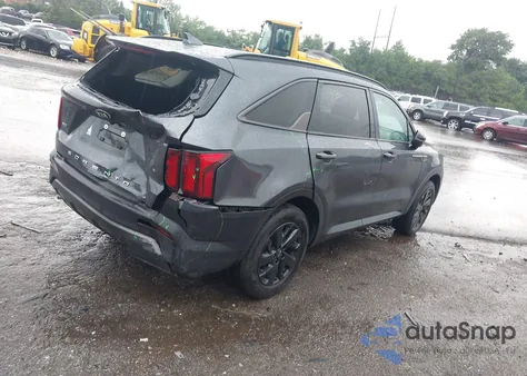 2021 Kia Sorento S z USA, uszkodzony, nr VIN 5XYRLDLC0MG031213